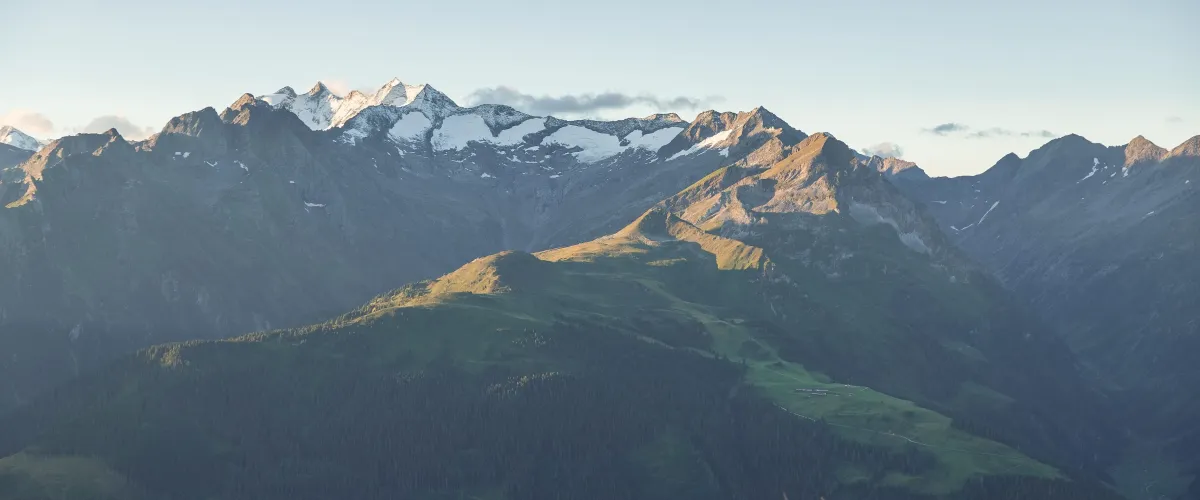 Zomervakantie in Tirol met panorama op de Alpen