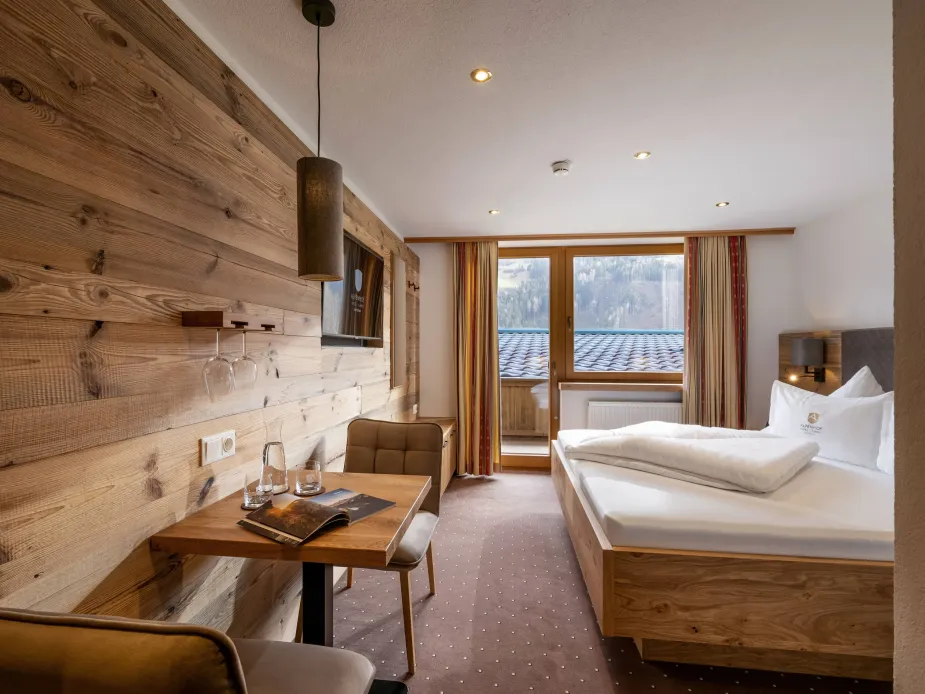 Double room economy