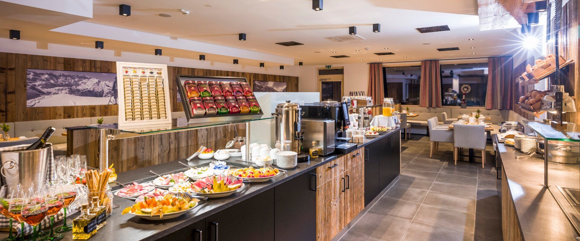 Alpenhof Hotel Garni Supreme Breakfast buffet